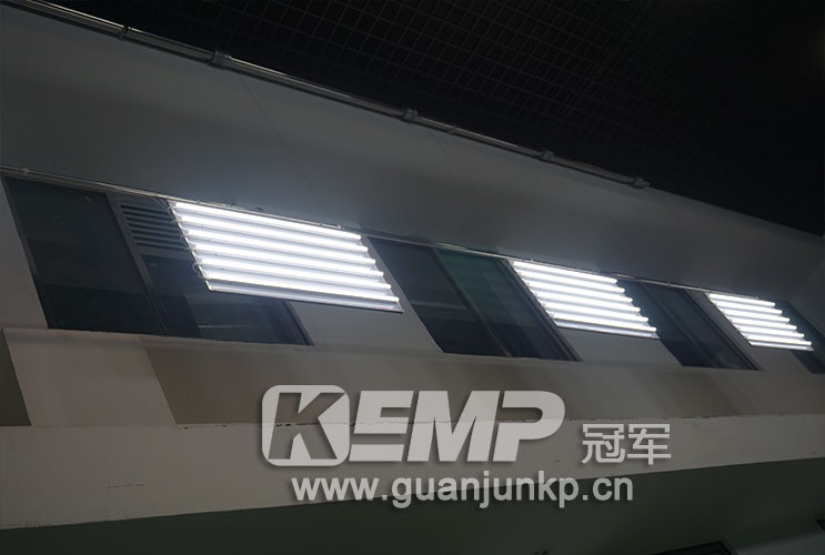 羽毛球?qū)Ｓ脽?/></p><p style=